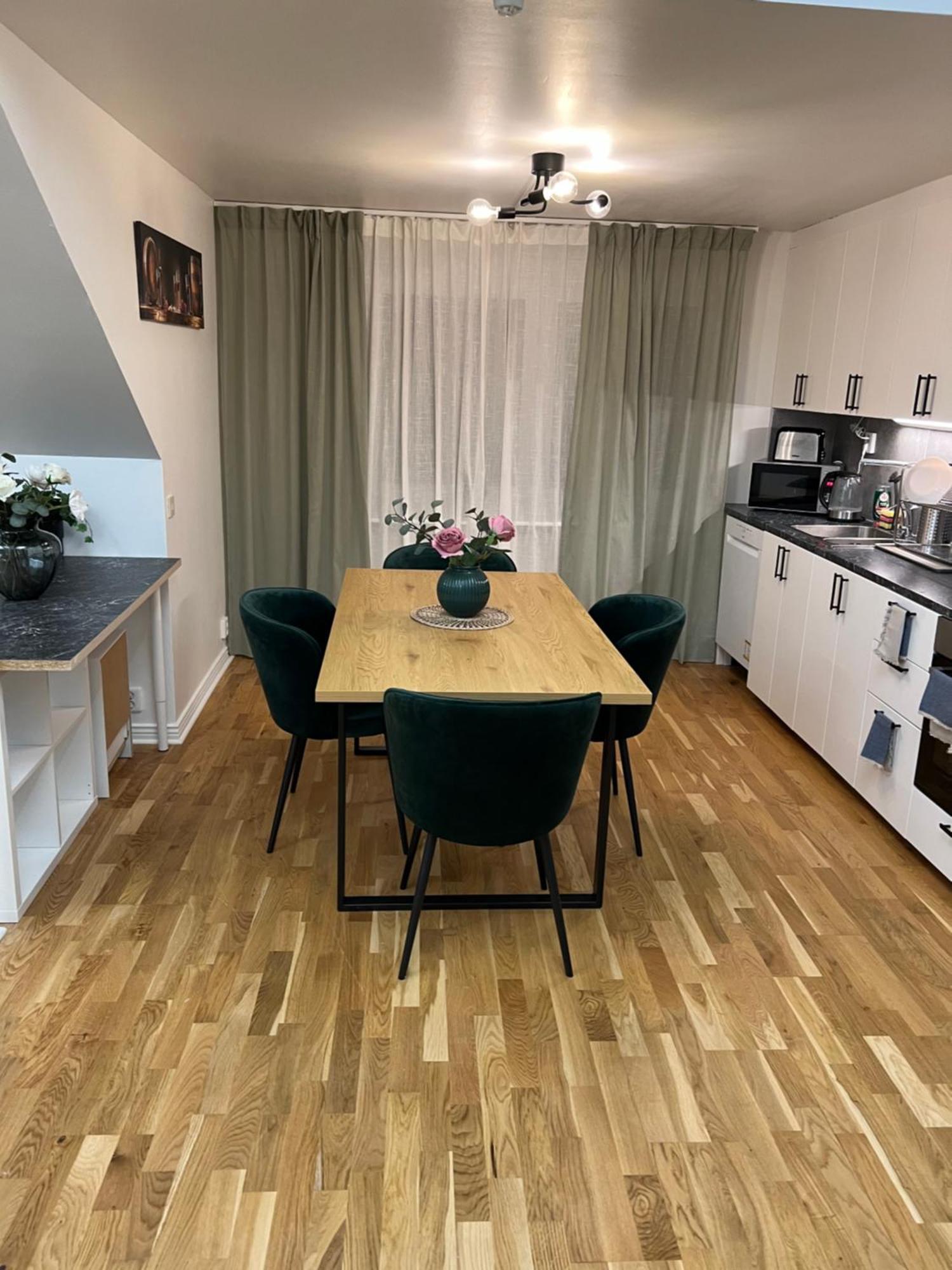 Noah Longstay Apartment Vasteras Bagian luar foto
