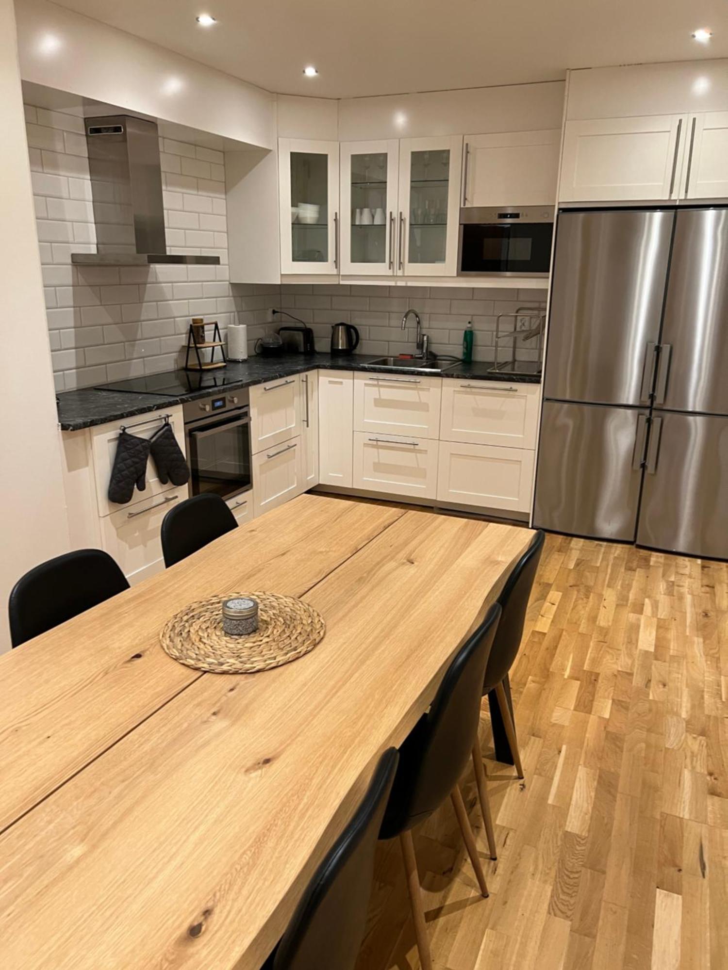 Noah Longstay Apartment Vasteras Bagian luar foto